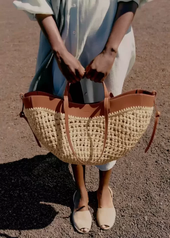 Cyme Edition  Raffia