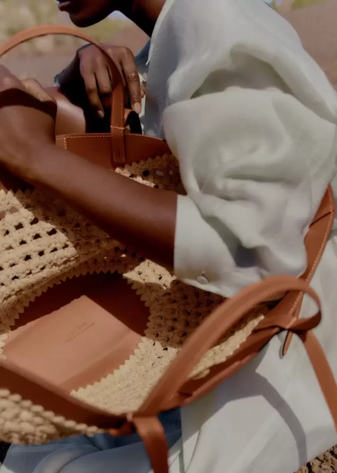 Cyme Edition  Raffia