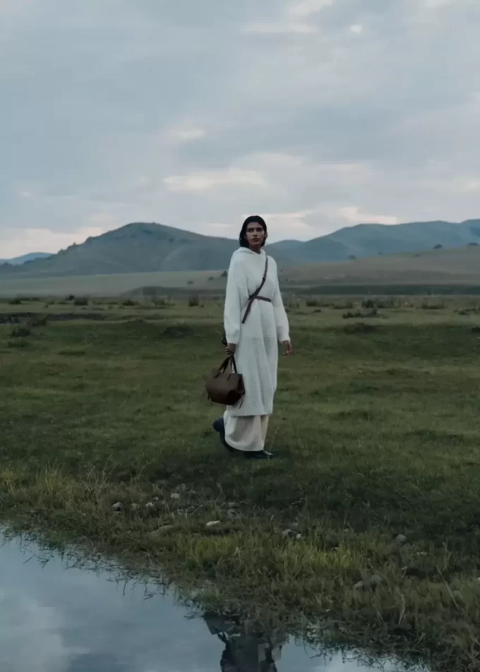 Cyme Mini Edition  Textured Ebony