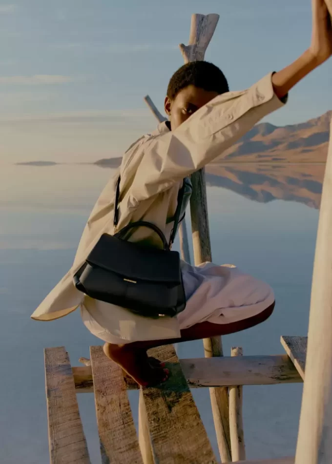 Mokki Edition  Textured Black