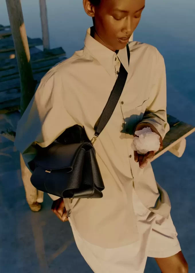 Mokki Edition  Textured Black