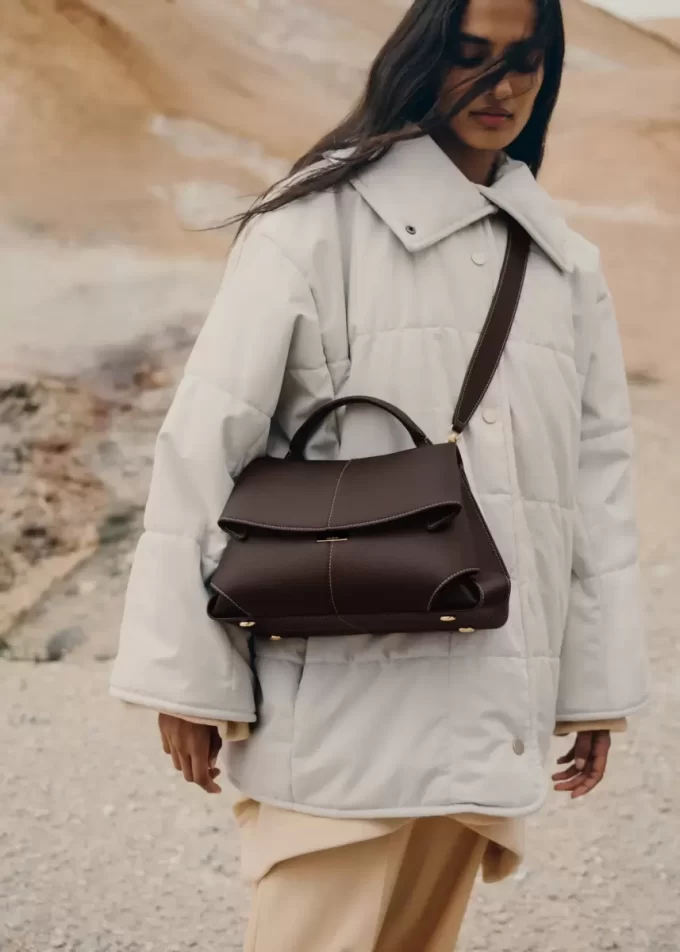 Mokki Edition  Textured Ebony