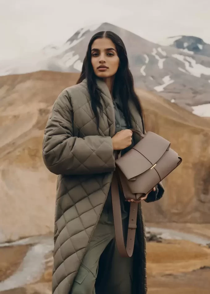 Mokki Edition  Textured Taupe