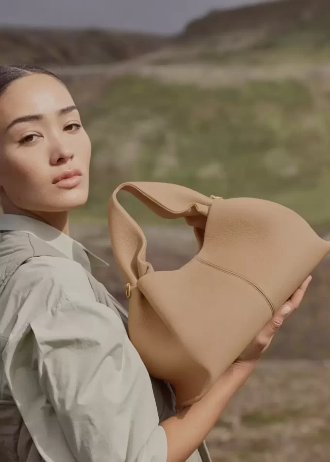 Numéro Neuf Edition  Textured Beige