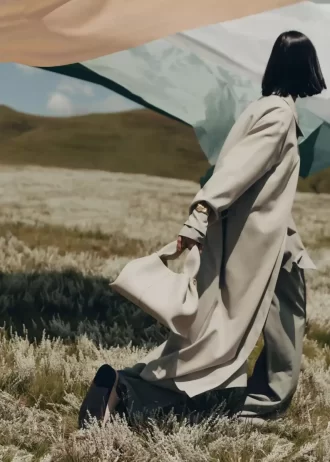 Numéro Neuf Edition  Textured Chalk