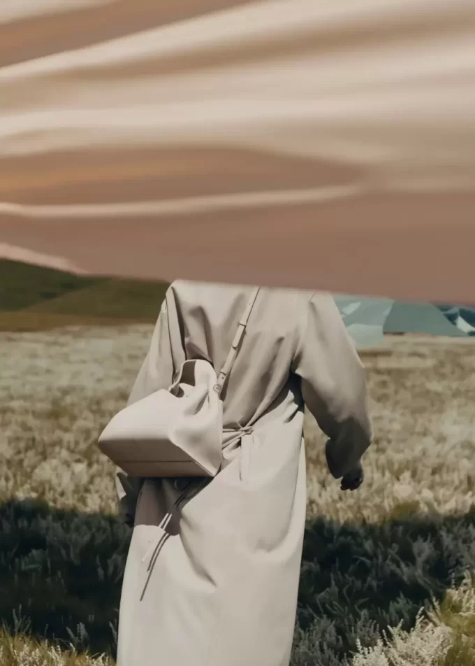 Numéro Neuf Edition  Textured Chalk