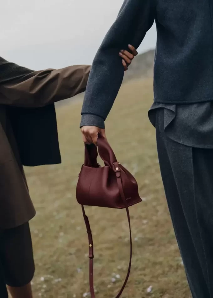 Numéro Neuf Mini Edition  Textured Black Cherry