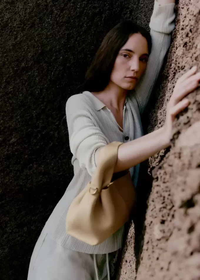 Numéro Neuf Mini Edition  Textured Sand