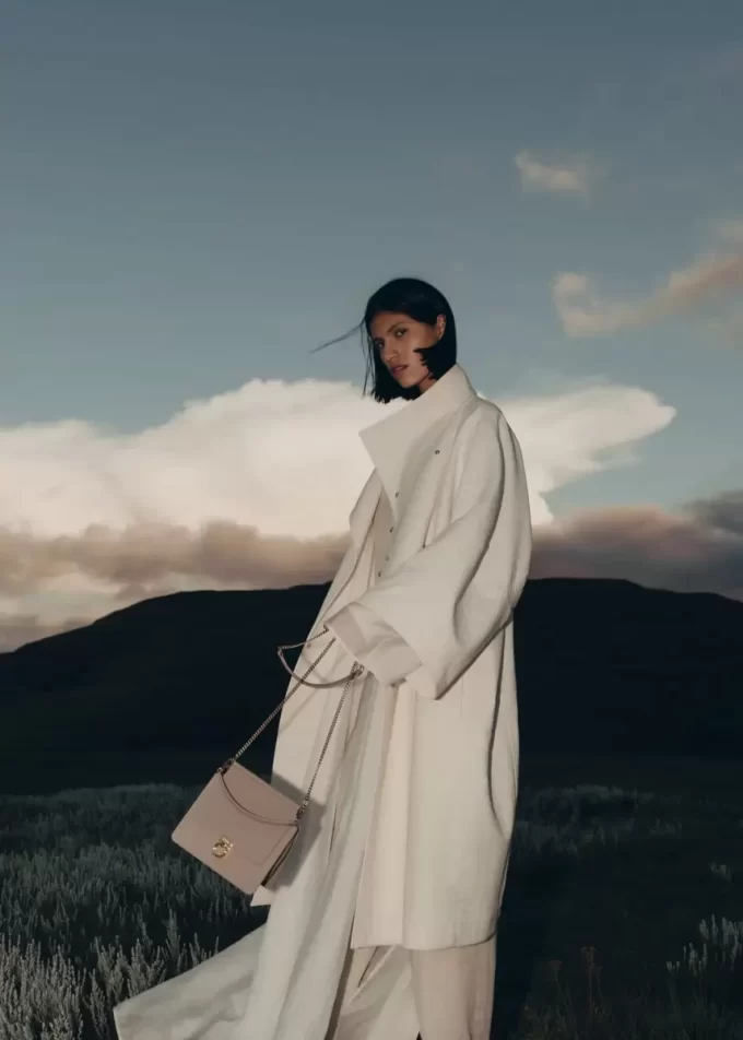 Numéro Sept Mini Edition  Textured Taupe