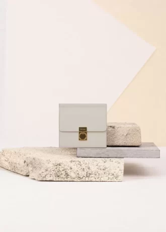 Numéro Sept Wallet Edition  Textured Chalk