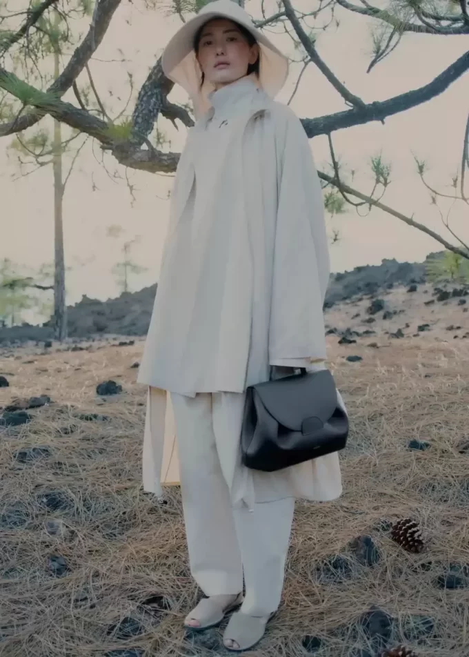 Numéro Un Edition  Textured Black