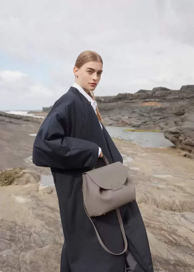 Numéro Un Edition  Textured Grey