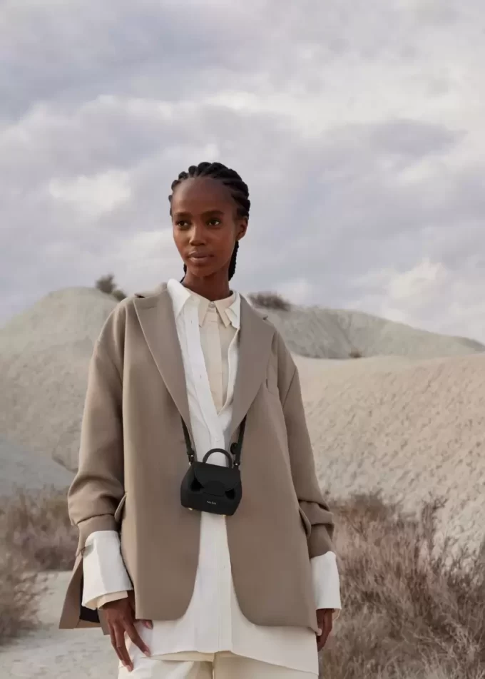 Numéro Un Micro Edition  Textured Black