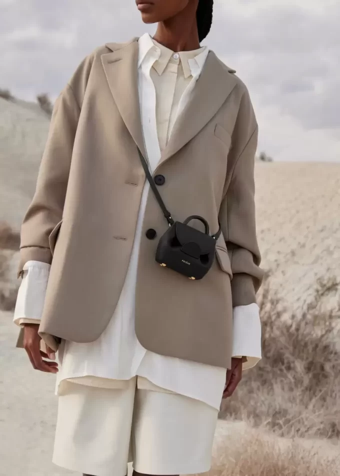 Numéro Un Micro Edition  Textured Black