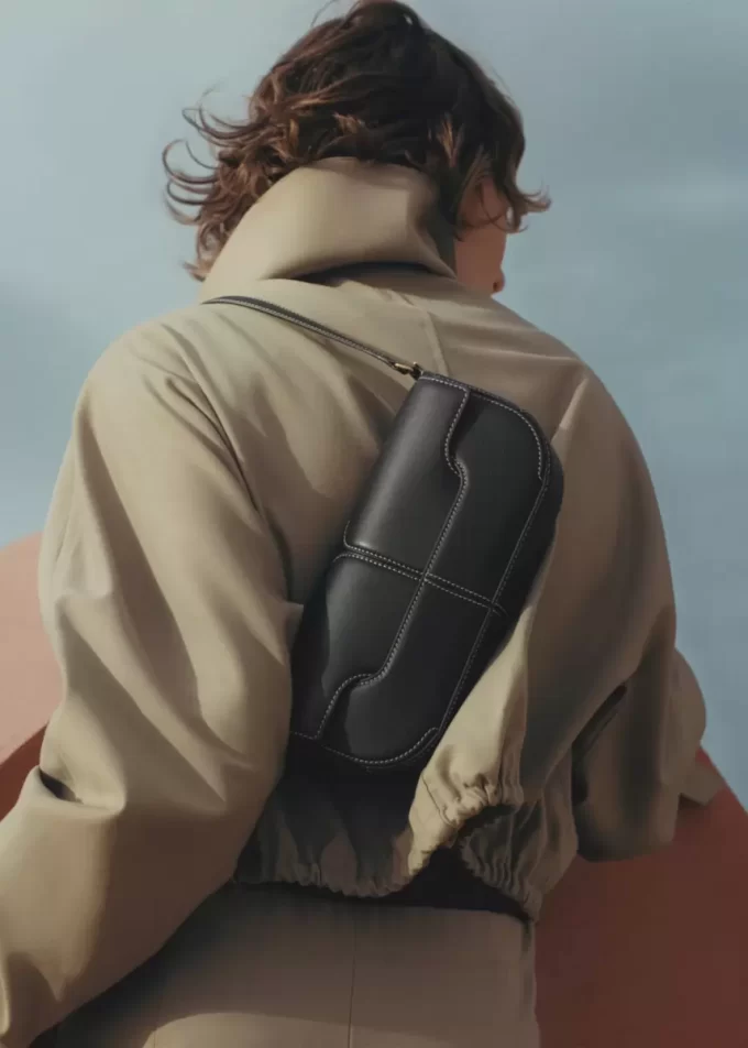 Osmo Edition  Smooth Black with Ecru Stitching